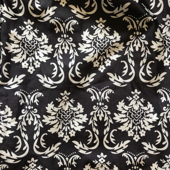 Damask Printed Leggings - Picture 5 of 5